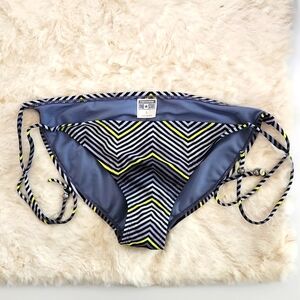NWOT Converse Swim Bottom